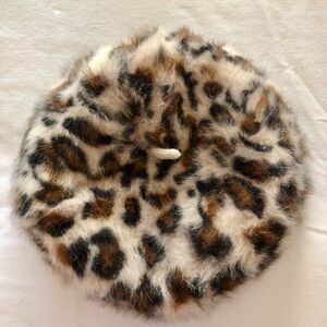 Forever 21 Leopard Print Fuzzy Beret